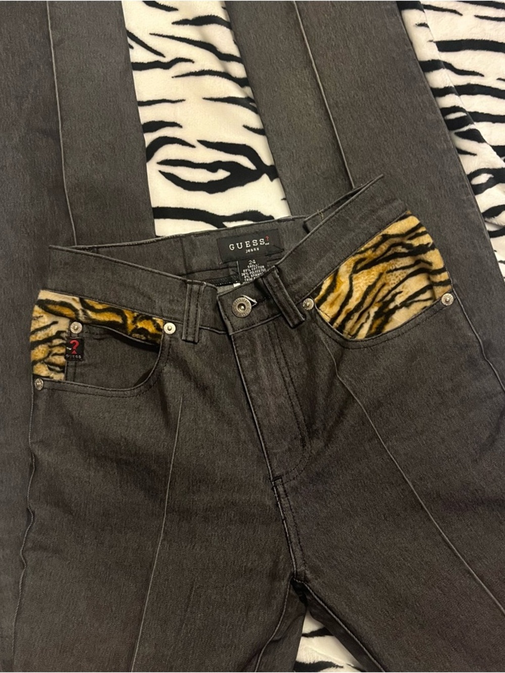 GUESS Vintage Black Jeans with Tiger-Print Pocket Lining